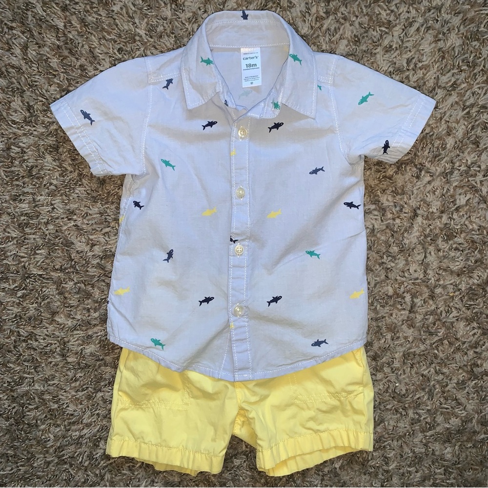 Carter's Baby Boy Shark Button Down Shirt & Shorts
Set 18 Months